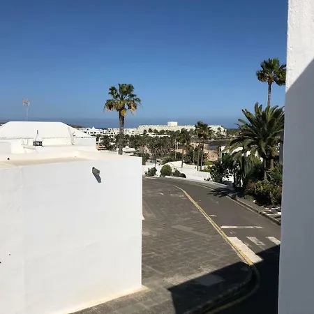 Sea Breeze With Shared Pool And Near The Beach Costa Teguise