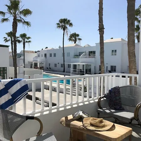 Sea Breeze With Shared Pool And Near The Beach Costa Teguise