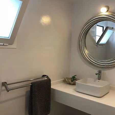 Sea Breeze With Shared Pool And Near The Beach קוסטה טגוויסה