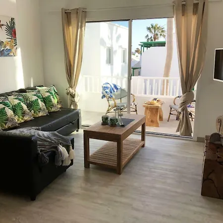 Sea Breeze With Shared Pool And Near The Beach Apartamento Costa Teguise