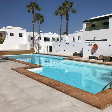 Sea Breeze With Shared Pool And Near The Beach