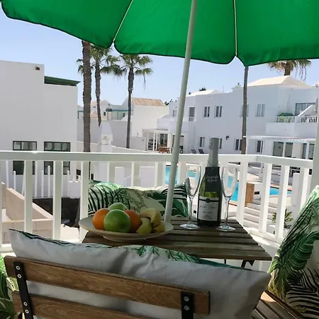 Sea Breeze With Shared Pool And Near The Beach Apartment Costa Teguise