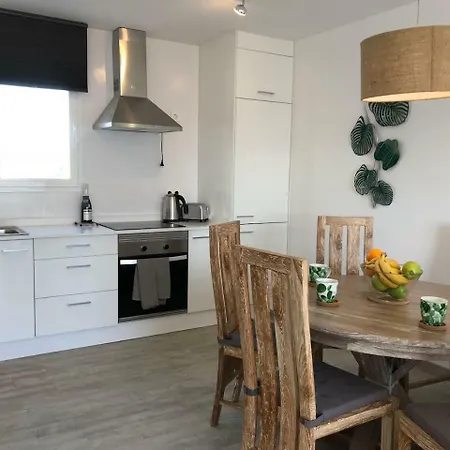 Apartamento Sea Breeze With Shared Pool And Near The Beach Costa Teguise