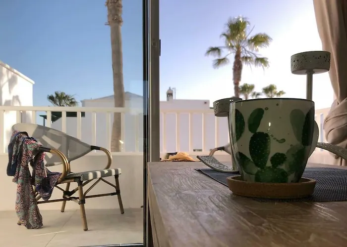 Sea Breeze With Shared Pool And Near The Beach *